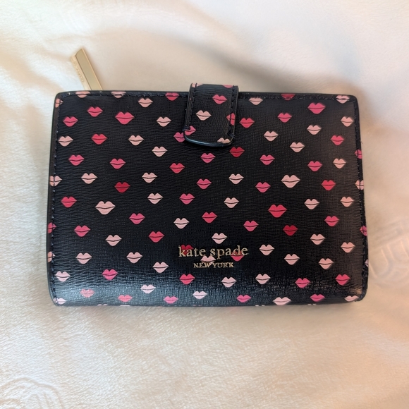 Kate Spade Black and Pink Lip Print Leather Medium Bifold Wallet EUC - Picture 1 of 8